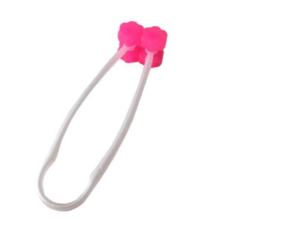 The lumassager the magic cat's thin face and legs massage themassager