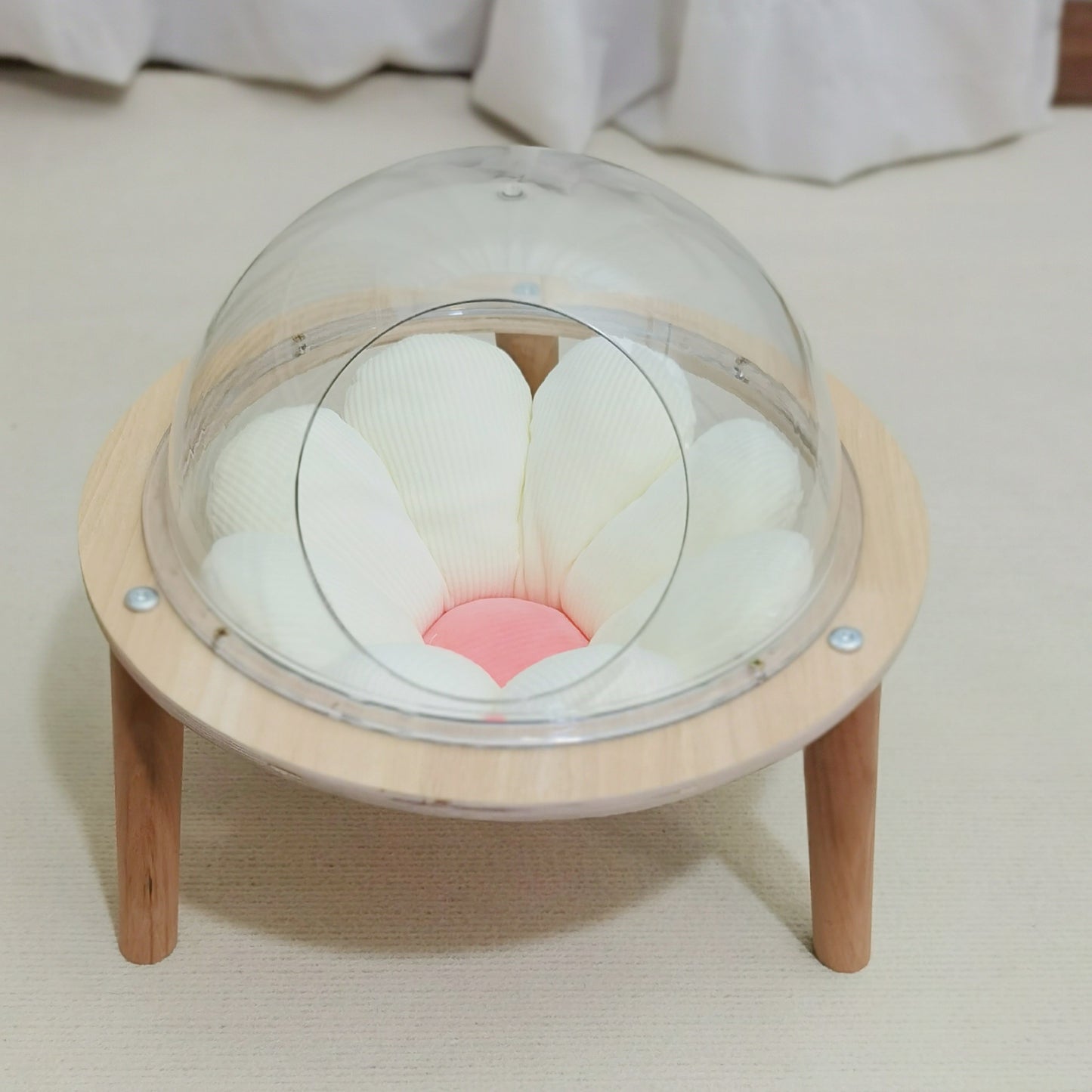 Space Capsule Cat Nest Sphere Transparent Closed