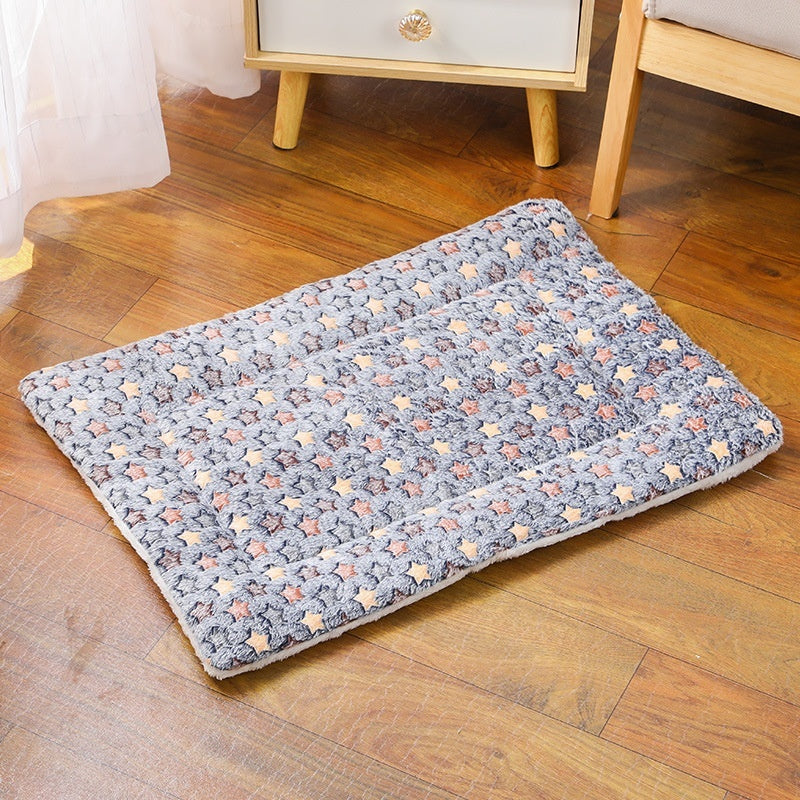 Thickened Autumn And Winter Warm Dogs And Cats Floor Mat Cat Dog Sleeping Universal Pet Bed